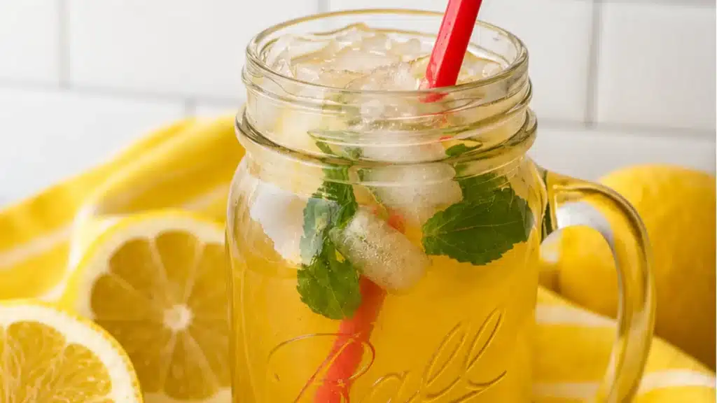 Honeycrisp Apple Lemonade